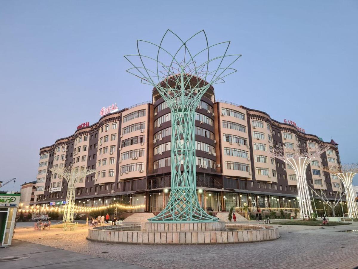 Garden Plaza Hotel Navoi Luaran gambar