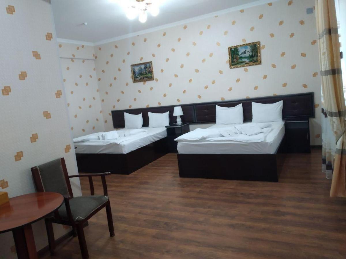 Garden Plaza Hotel Navoi Luaran gambar