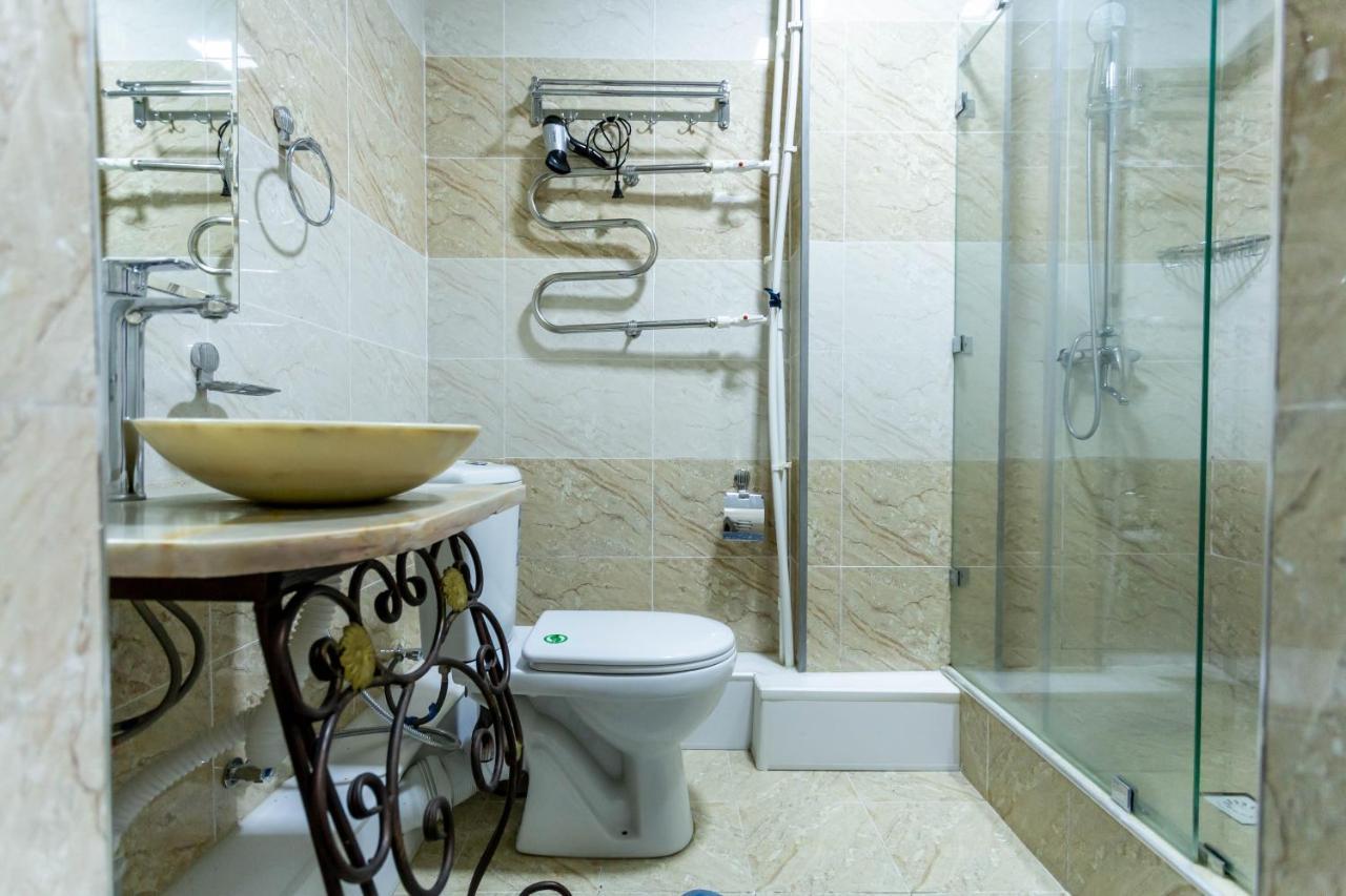 Garden Plaza Hotel Navoi Luaran gambar